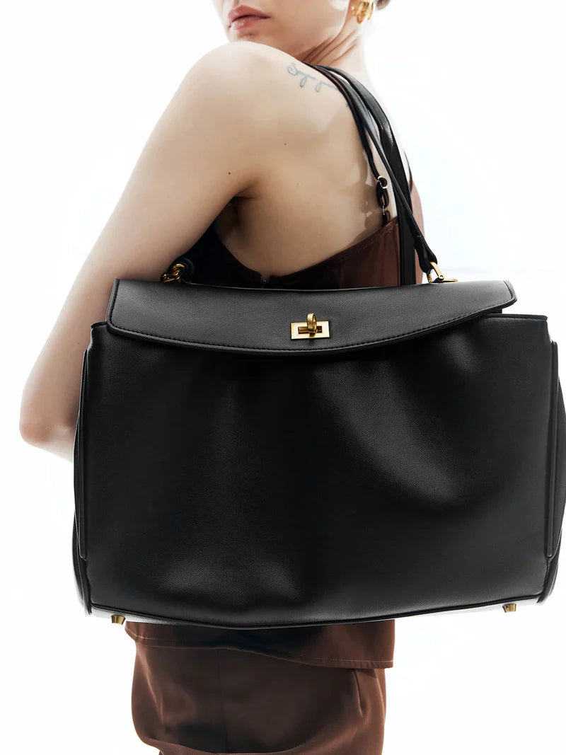 Celia Black Bag – Modern Kadınlar İçin Zarif ve Şık Çanta