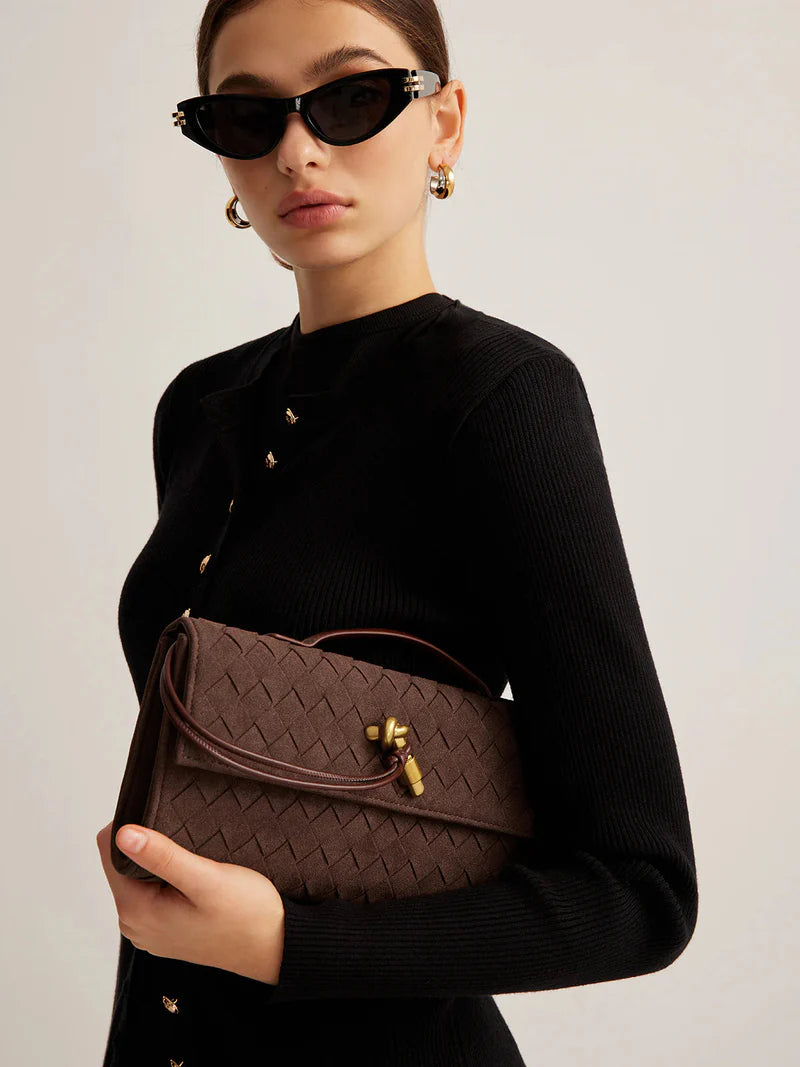 Emilia Coffee suede Clutch Bag – Lüks Deri ve Şık Tasarımla Geceyi Aydınlatın