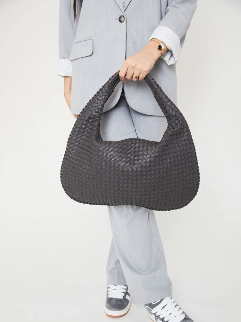 Everyday Leather Bag - Dark Grey, şık ve modern tasarımlı koyu gri deri çanta.