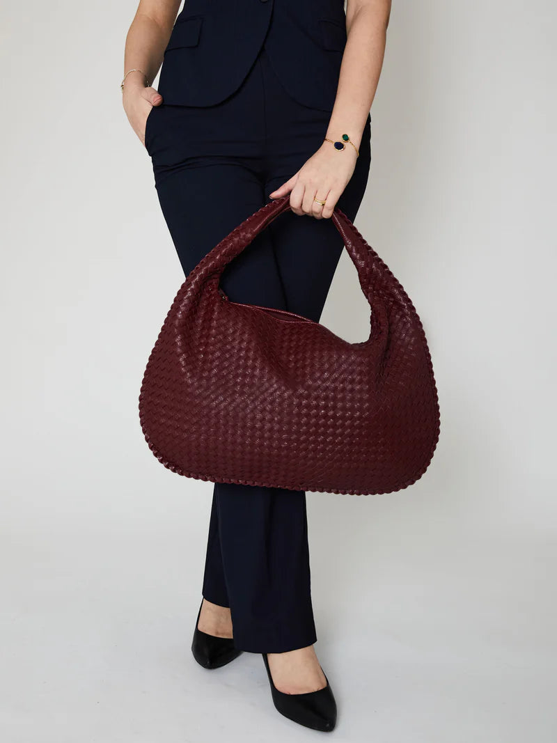 Everyday Leather Bag - Wine Red, şık ve modern tasarımlı şarap kırmızı deri çanta.